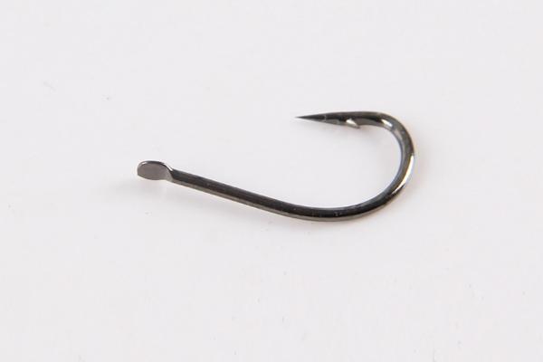 9号伊豆鱼钩的体型，钩身长度接近13毫米