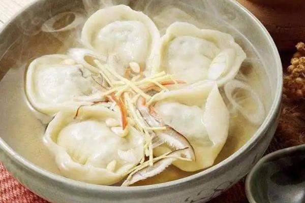 南方立冬习俗，包括祭祀、补冬、酿黄酒等活动