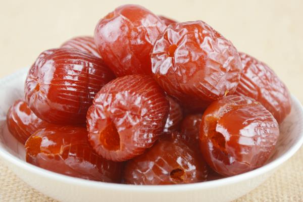 广西苍梧县的特产，有广西肉桂、苍梧蜜枣等