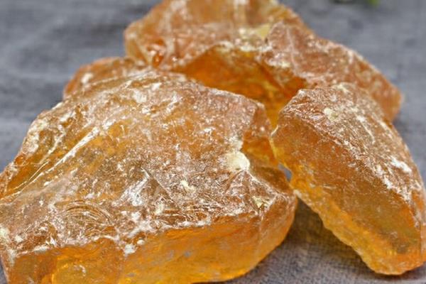 广西苍梧县的特产，有广西肉桂、苍梧蜜枣等