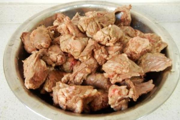 养殖水貂的用途，貂皮、貂油、貂肉等都有用
