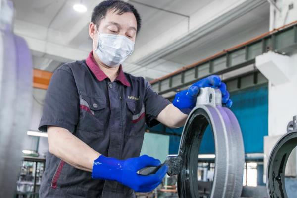 农机在高温天气下作业的注意事项，要使用凝点较高的柴油