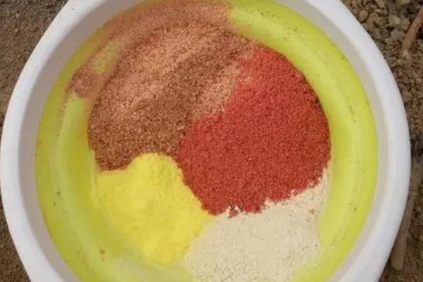 饵料入水就化如何解决，添加拉丝粉或粘粉可提高粘性
