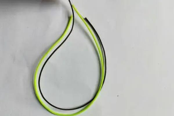 鱼竿稍绳的作用，防止主线缠绕、降低断竿率