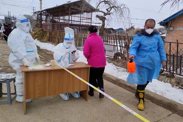 农村防疫和城市防疫有什么优点与缺点，前者防控严格但居民难以补给、后者封闭管理但村民的依从性较弱