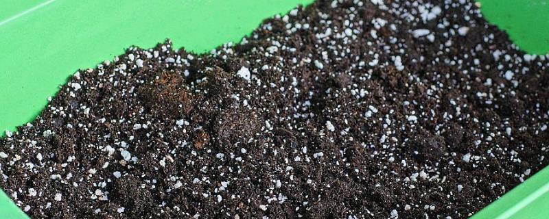 废油发酵成肥料的方法，堆肥发酵只需2-3个月即可成功