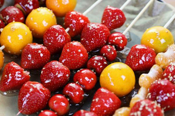 元旦吃什么食物，一般有饺子、年糕等