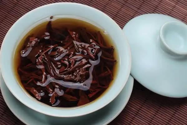 元旦吃什么食物，一般有饺子、年糕等