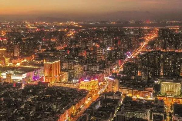 中国人口密度最大的县城在哪里，是福建南部的石狮市
