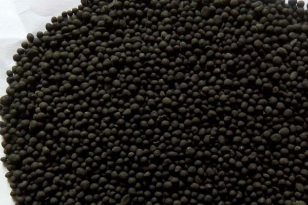 有机复合肥的作用，可以改良土壤物理、化学和生物特性等
