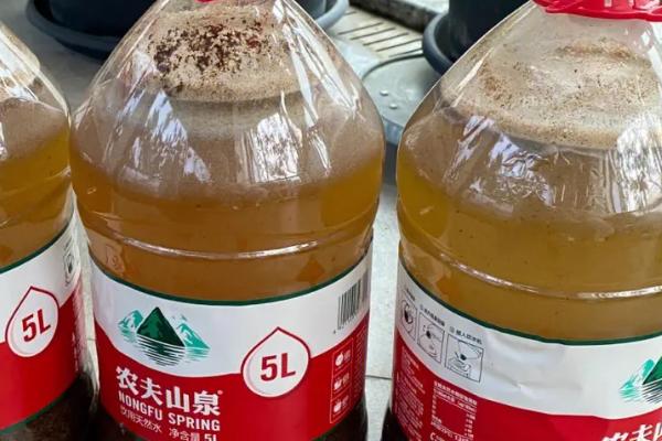 自制肥料的做法和配方，废菜叶、瓜果皮、鱼鳞等都可以腐熟制成肥料