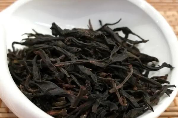 茶叶的种类，分为白茶、黄茶、黑茶、乌龙茶等