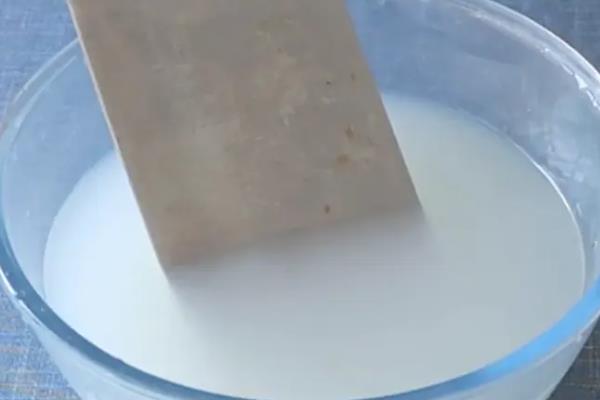 人尿肥还是淘米水肥，尿液的肥力要高于淘米水