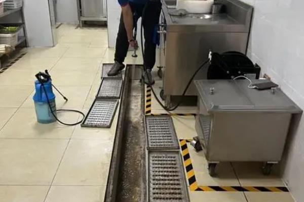 防鼠灭鼠的措施，可化学防治或物理防治等