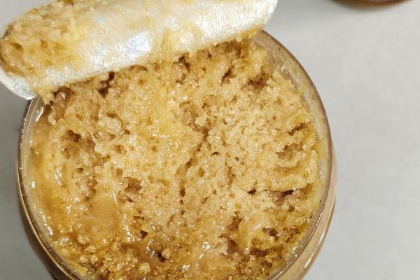 变质的蜂蜜能不能吃，食用后容易引起食物中毒