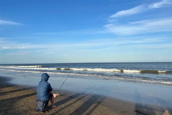海钓是指什么，指的是在海面或海边钓鱼