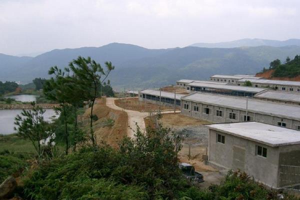 养猪场的建设选址方法，水源必须充足优质