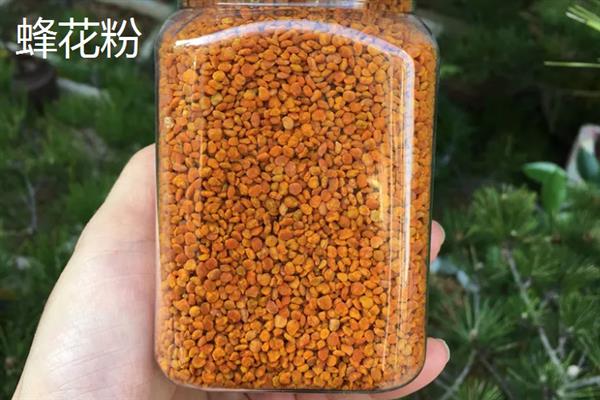 蜂花粉的味道，具有淡淡的甜味和自然的花香味