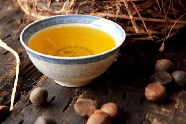 茶油是什么，叫油茶籽油、山茶油等
