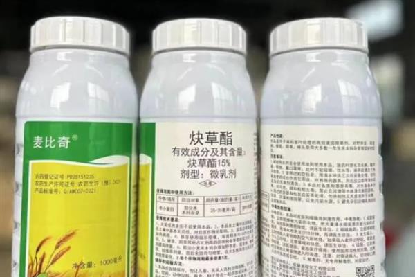 小麦除草剂的使用时间，一般在入冬前和第二年拔节的初期