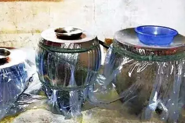 如何去除果蔬表面农药残留，建议用温水清洗