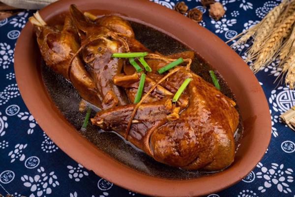 浙江省嵊州市的特产，嵊州水蜜桃备受消费者欢迎