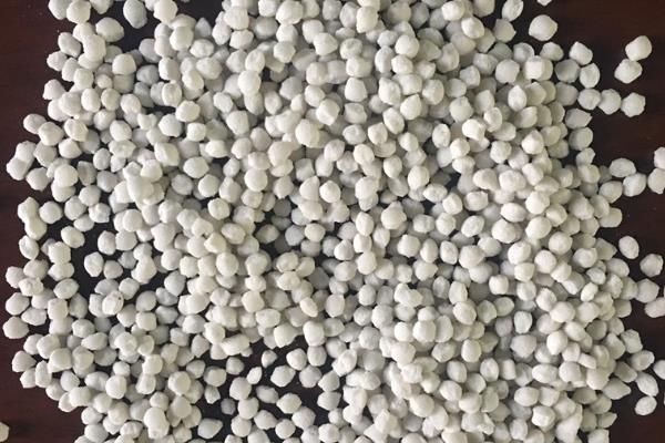 对黄瓜喷乙烯利的时间，适合在2-3片真叶期喷雾