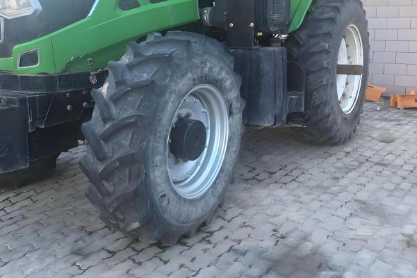 拖拉机怎么保养,擦净污泥可避免生锈