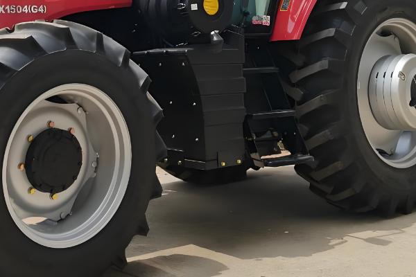 拖拉机怎么保养,擦净污泥可避免生锈