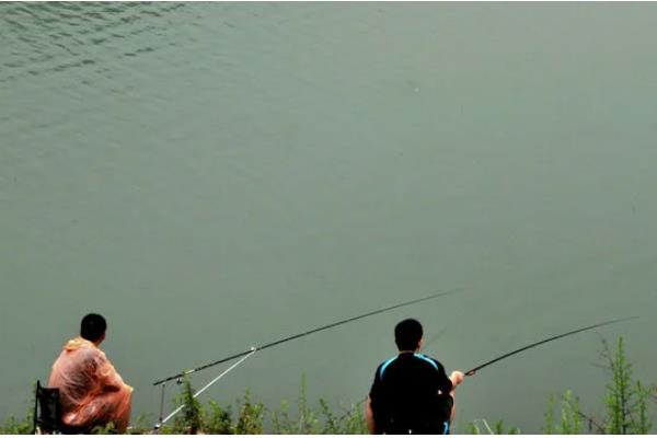 怎么有效垂钓鲢鳙，选择溶氧含量高的水域