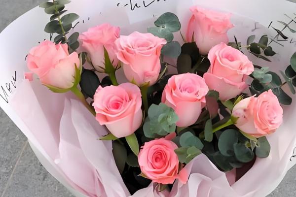 18朵玫瑰的含义，代表真诚、坦白、爱情