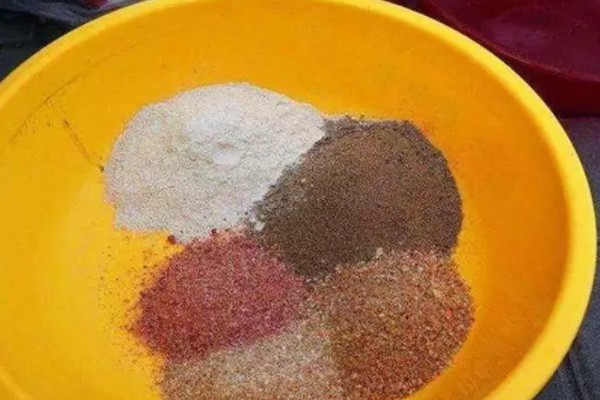 钓草鱼饵料配方，推荐以下4种