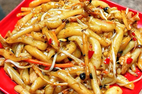 广西乐业县的特产,有乐业猕猴桃、乐业野生刺梨等种类