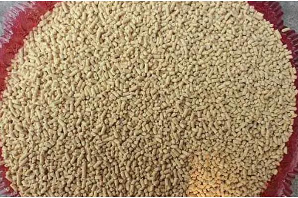 自配鸡饲料要注意什么，矿物质含量需达到总饲料量的0.3%左右