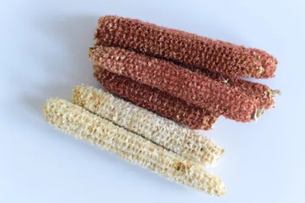 玉米芯怎么做饲料，首先要用粉碎机对玉米芯进行加工