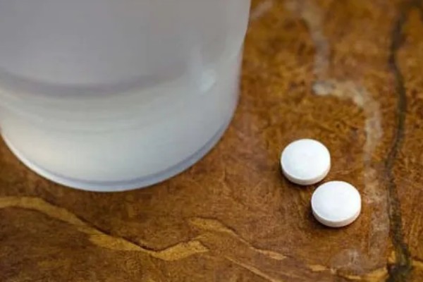 阿司匹林怎么浇兰花，生长期间隔一个月浇一次