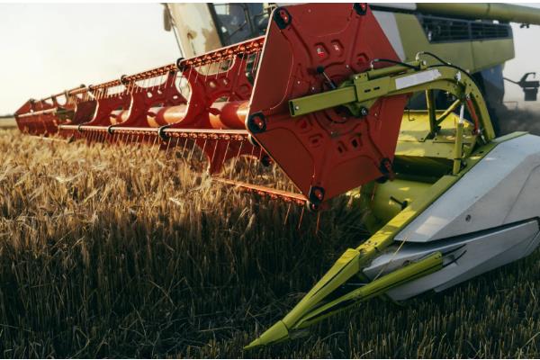 小麦联合收割机的维修,滚筒堵塞需及时改装滚筒