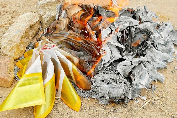 为什么中元节又叫鬼节，当天民间进行祭祀鬼魂的活动