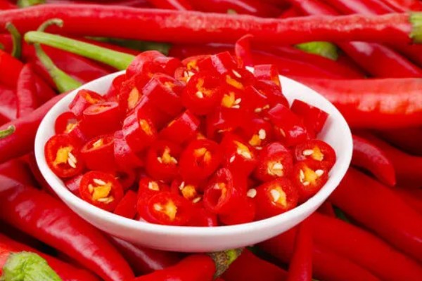 子弹头辣椒怎么吃，可制成泡椒、辣椒粉和香辣菜