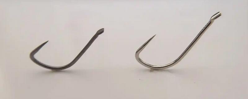 新关东钩和伊势尼钩的区别，其钩条和钩尖均不同
