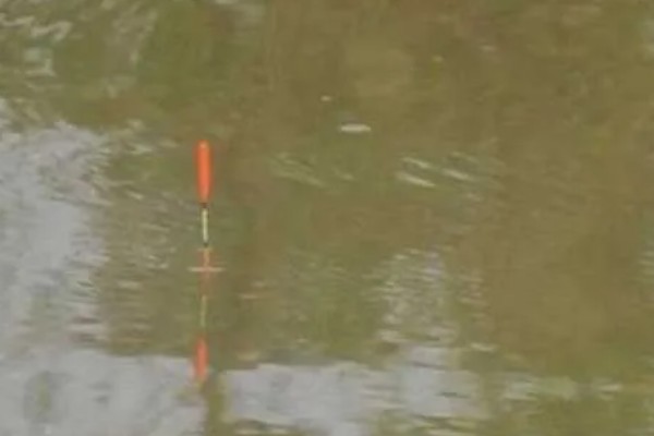 铅坠的作用，可以平衡线组