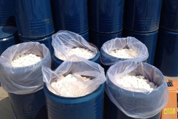 农药的分类，根据防治对象分为杀虫剂、杀螨剂等