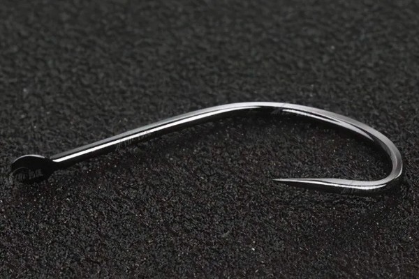 丸世鱼钩的特点，钩条适中、钩门窄