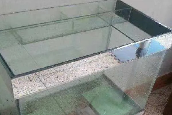 长60厘米宽30厘米高40厘米的缸可以装多少水，装水量能达到72升