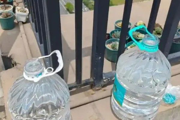 长60厘米宽30厘米高40厘米的缸可以装多少水，装水量能达到72升