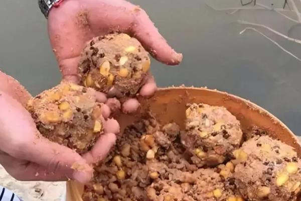 钓鱼有哪些技巧，钓位根据季节、时间等确定