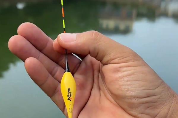 钓鱼有哪些技巧，钓位根据季节、时间等确定