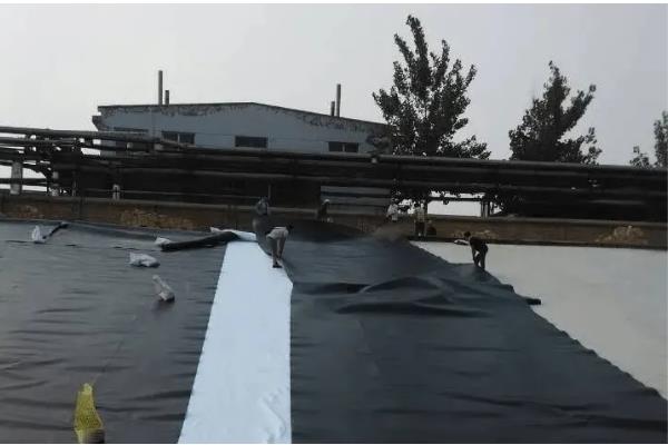 灌浆膜如何使用，风力5级以上需关闭放风口