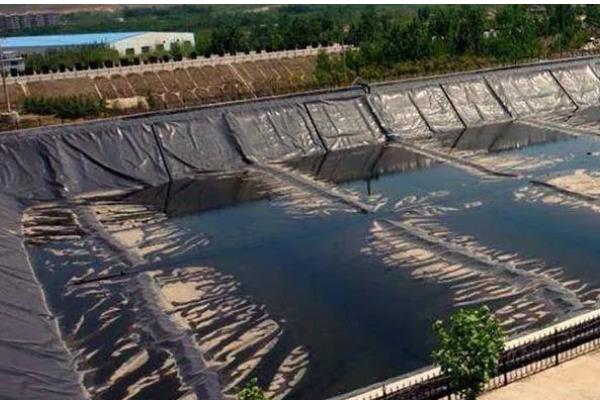 灌浆膜如何使用，风力5级以上需关闭放风口