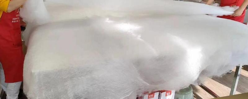 蚕茧做成蚕丝被的方法，可按以下步骤进行